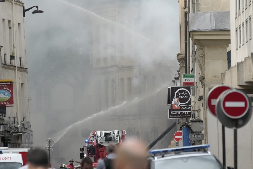 Sedam osoba teško povređeno u eksploziji gasa u centru Pariza