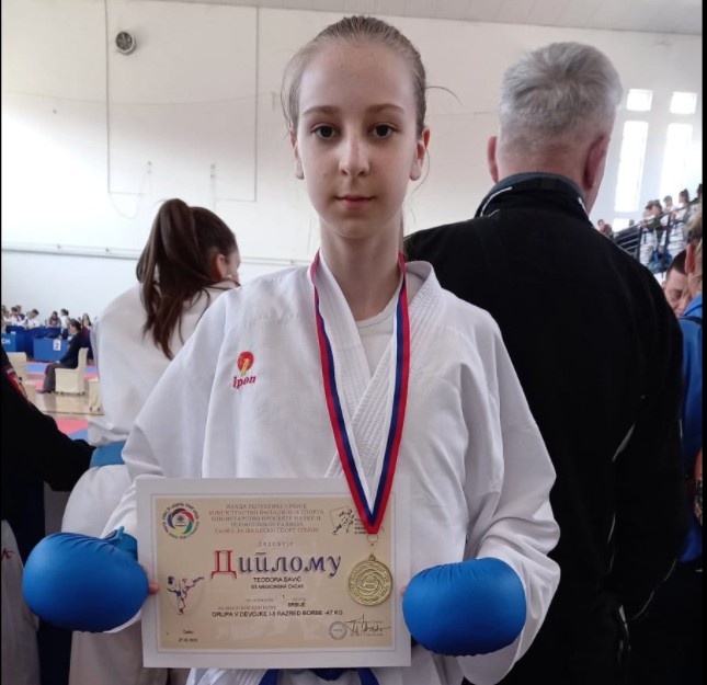 Teodora Savić osvojila zlato na republičkom takmičenju u karateu