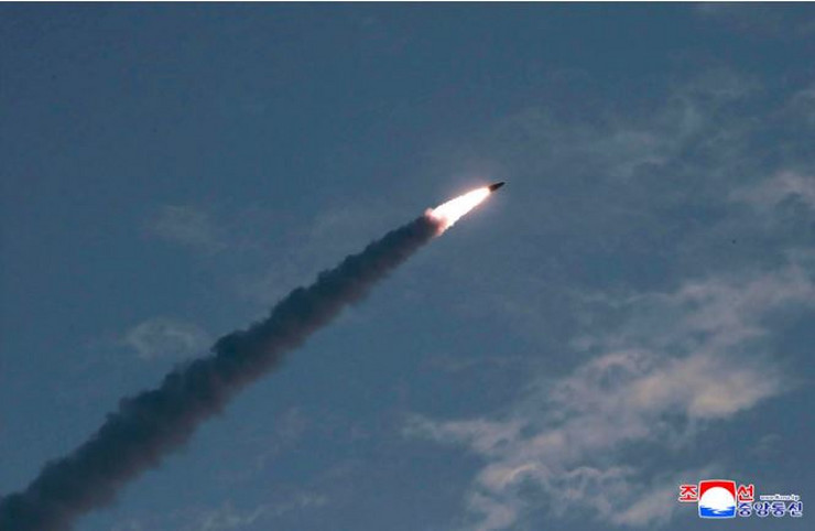 Severna Koreja izvela probu višecevnih raketnih bacača