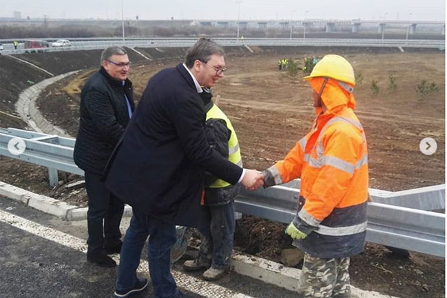 Vučić nenajavljeno obišao radove na autoput Surčin-Obrenovac 