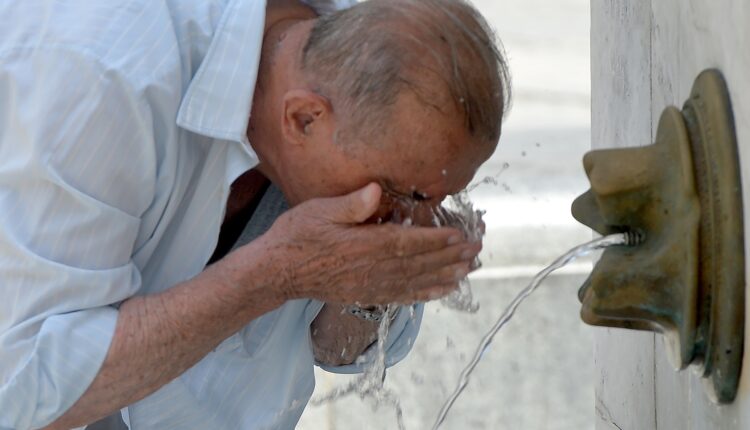 Nigde bez vode: Savet lekara kako se izboriti sa ekstremnim vrućinama