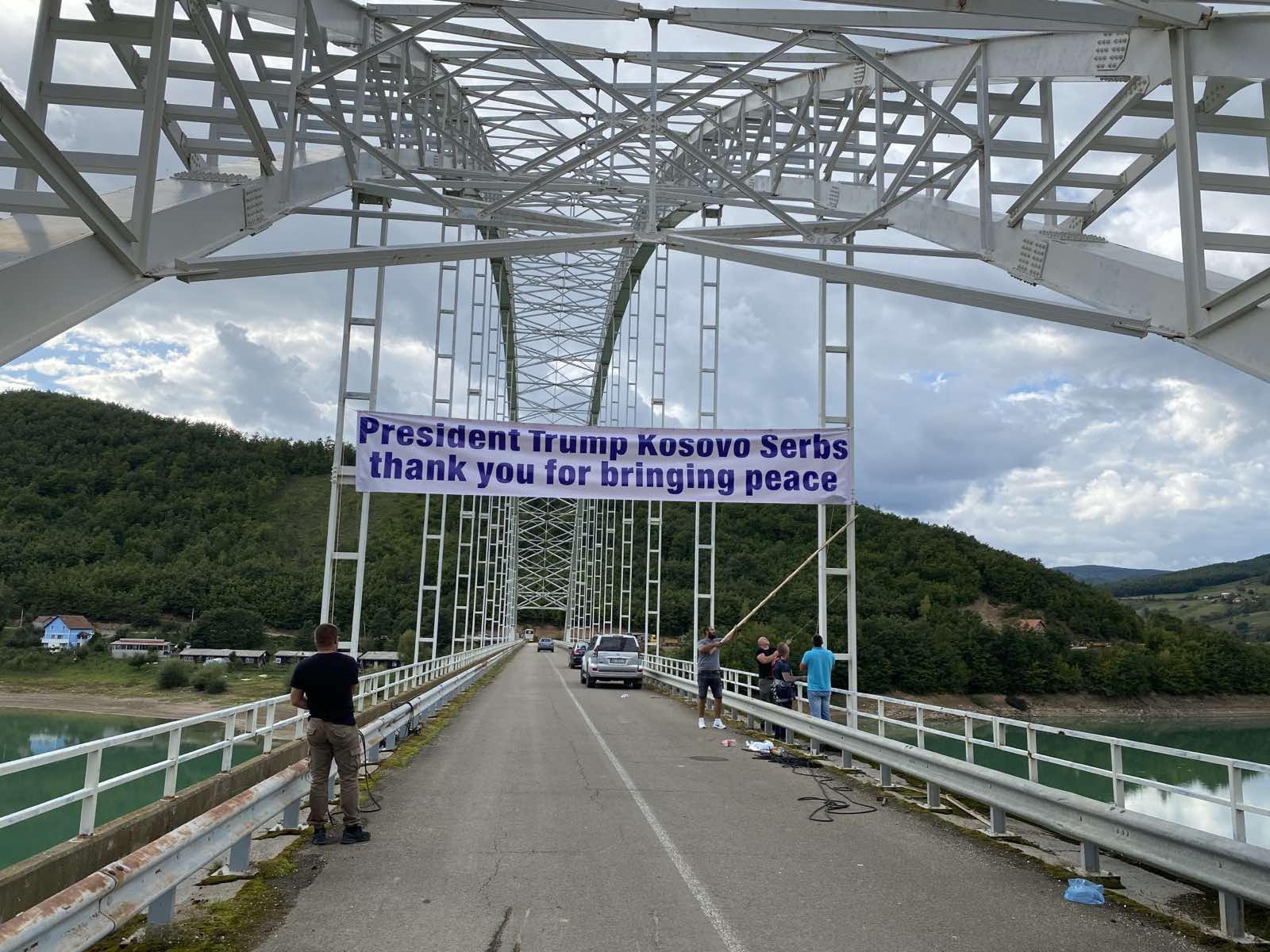 Vučić: Razumem ljude na KiM i transparente na jezeru Gazivode