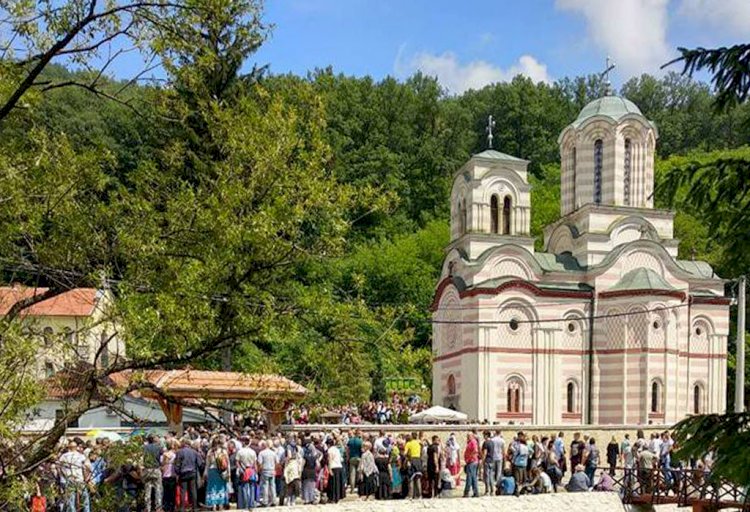 Manastir Tumane godišnje poseti milion ljudi, iguman Dimitrije otkriva šta privlači vernike