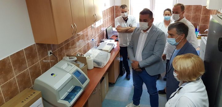 Zavodu za javno zdravlje u Kosovskoj Mitrovici uručen imunološki analizator