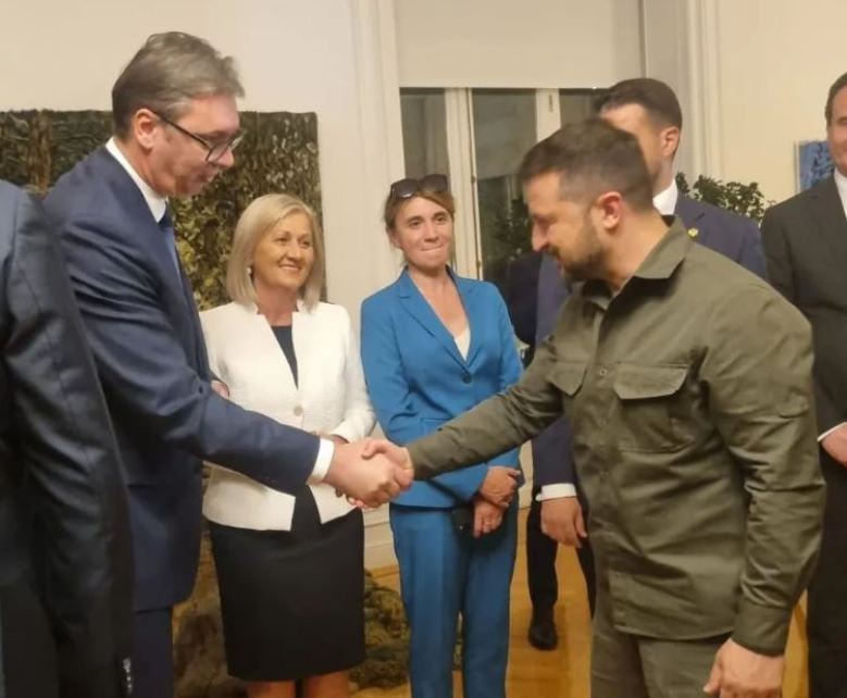 Vučić se u Atini susreo sa Zelenskim 