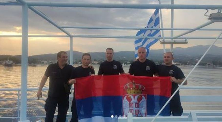 Vatrogasci iz Srbije sa Evije krenuli kući; Helikopterskoj jedinici uručene plakete zahvalnosti