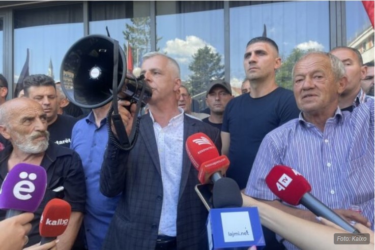 Osam sati protesta veterana u Prištini, sutra sastanak sa Kurtijem 