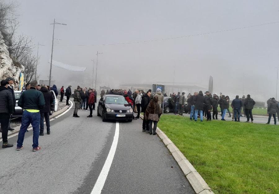 Zakon o predsedniku uzburkao Crnu Goru: Blokirali saobraćaj na Cetinju, u Mojkovcu i Nikšiću
