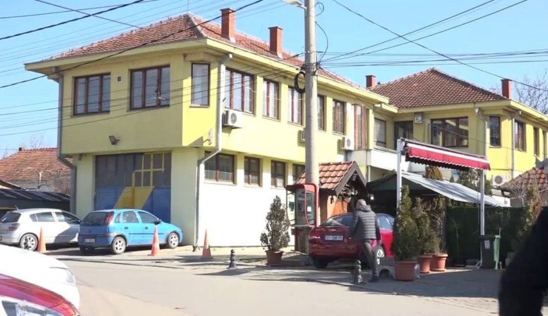 Meštani centralnog Kosova zabrinuti zbog ukidanja dinara i nemogućnosti podizanja prihoda