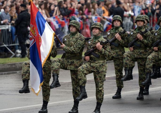 Predsednik Vučić čestitao Dan Kopnene vojske