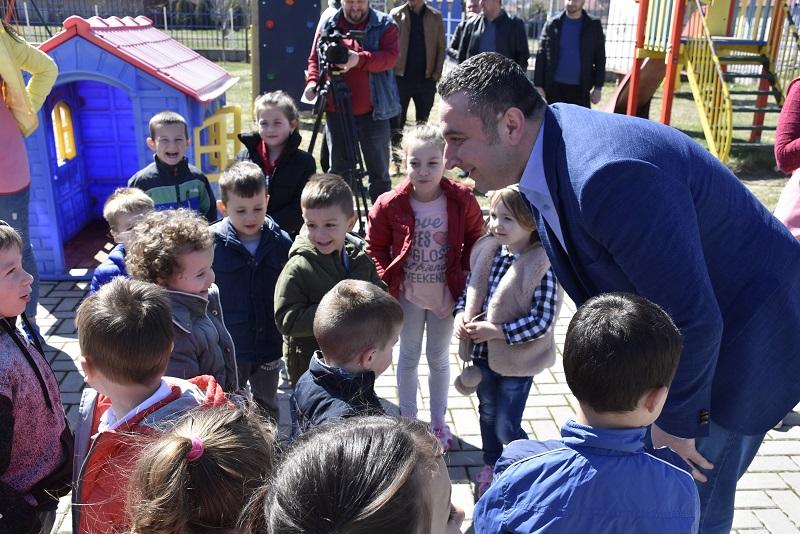 Opština Gračanica opremila sedam dečijih parkova 