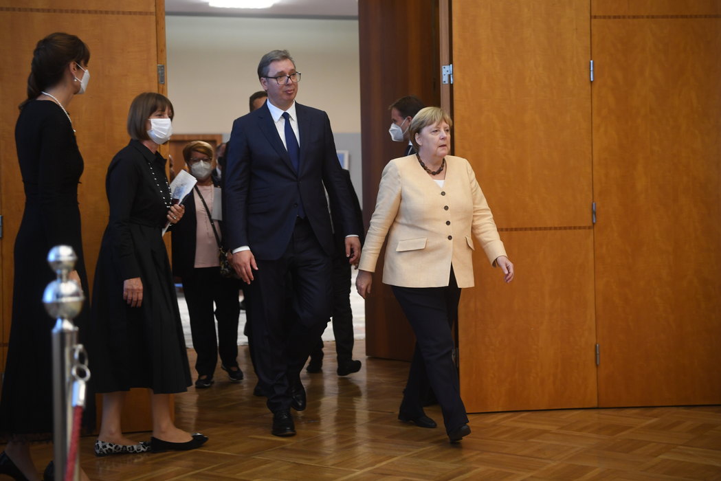 Merkel: Srbija ima nešto što vredi, Vučić: Odluku donosi narod 