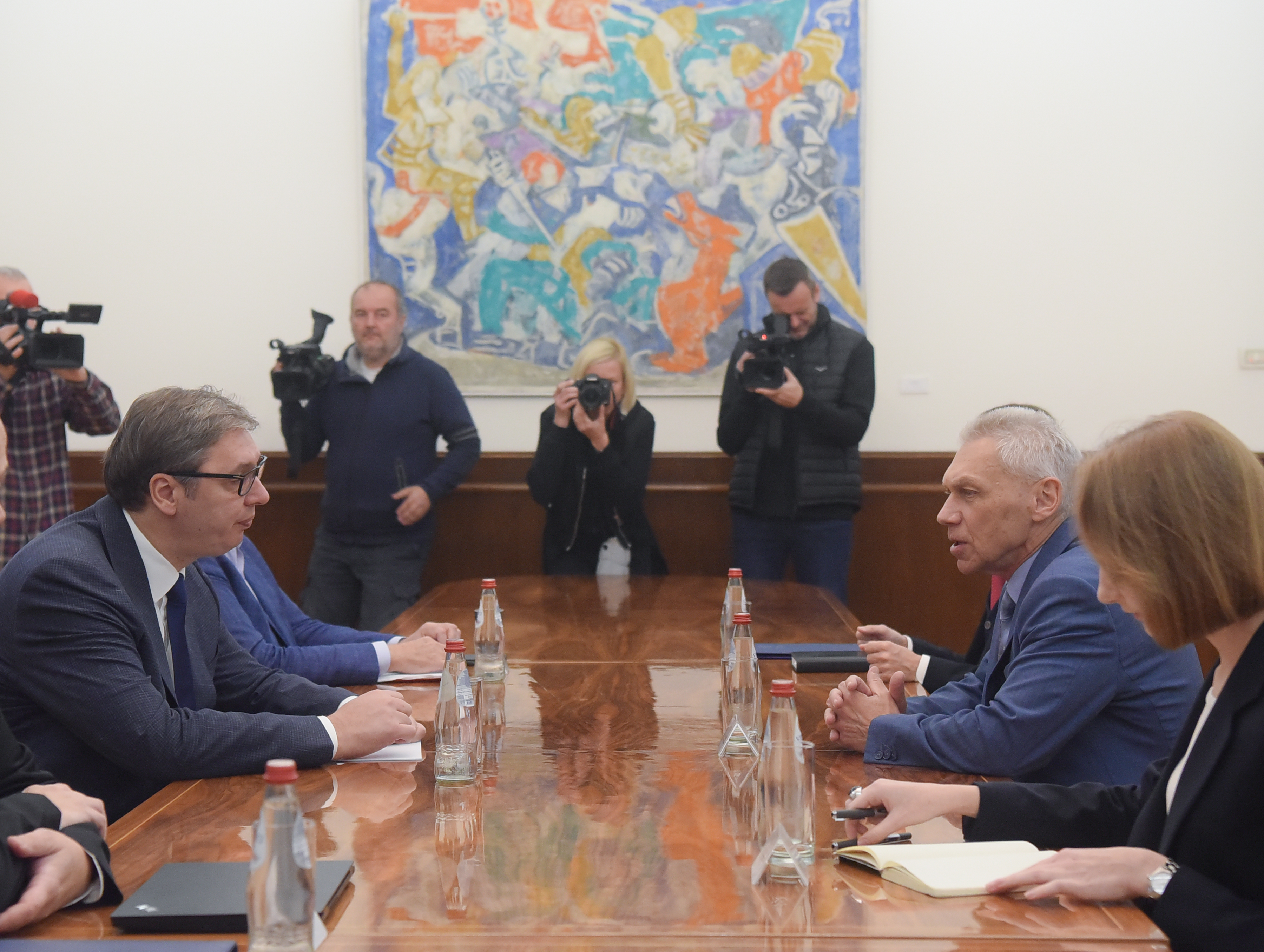 Vučić sa Bocan-Harčenkom: Srbija nastavlja da vodi politiku mira i saradnje