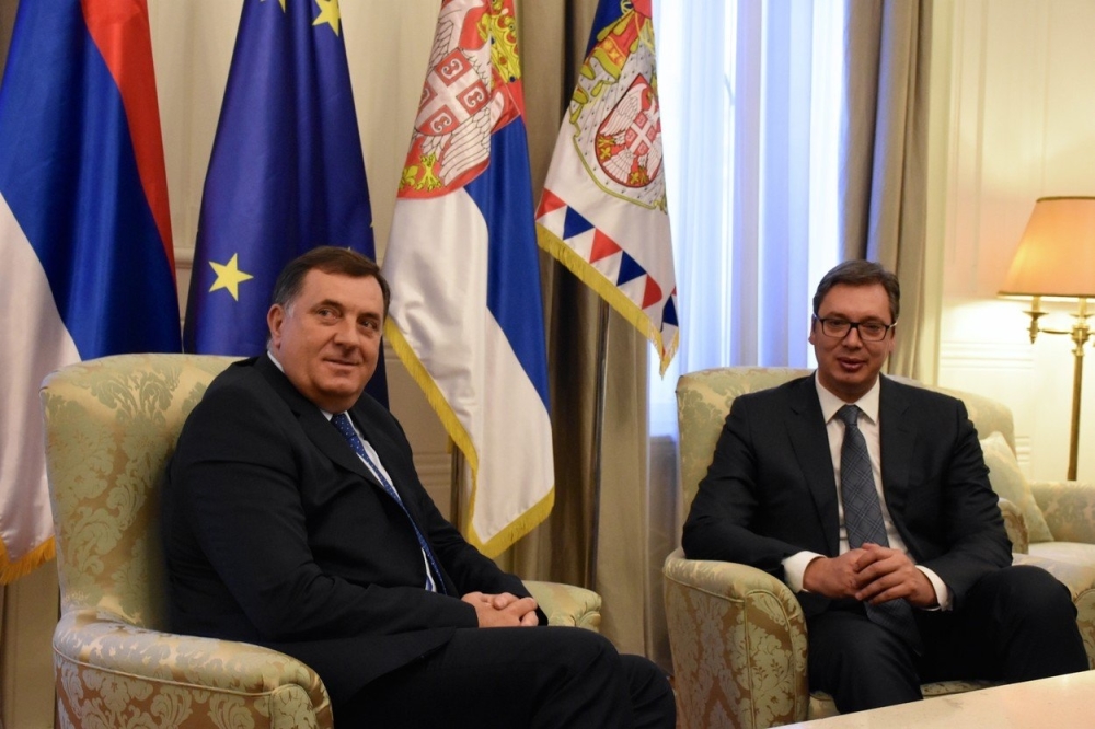 Vučić čestitao Dodiku Dan Republike Srpske 