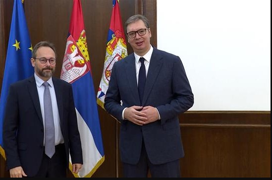 Vučić se sastao sa šefom Delegacije EU u Srbiji