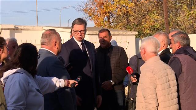 Vučić: Ni milimetar nismo bliži rešenju 