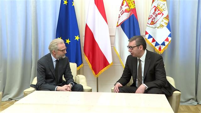 Vučić s Luterotijem: Za dalje jačanje odnosa Srbije i Austrije