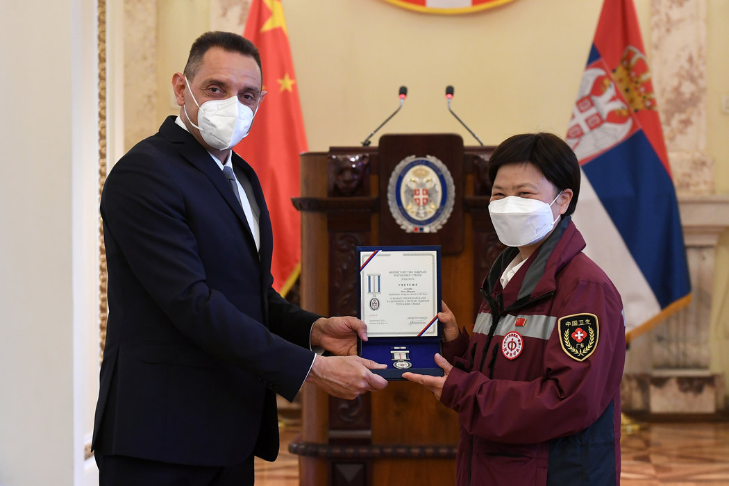 Uručena najviša vojna priznanja pripadnicima kineskog lekarskog tima