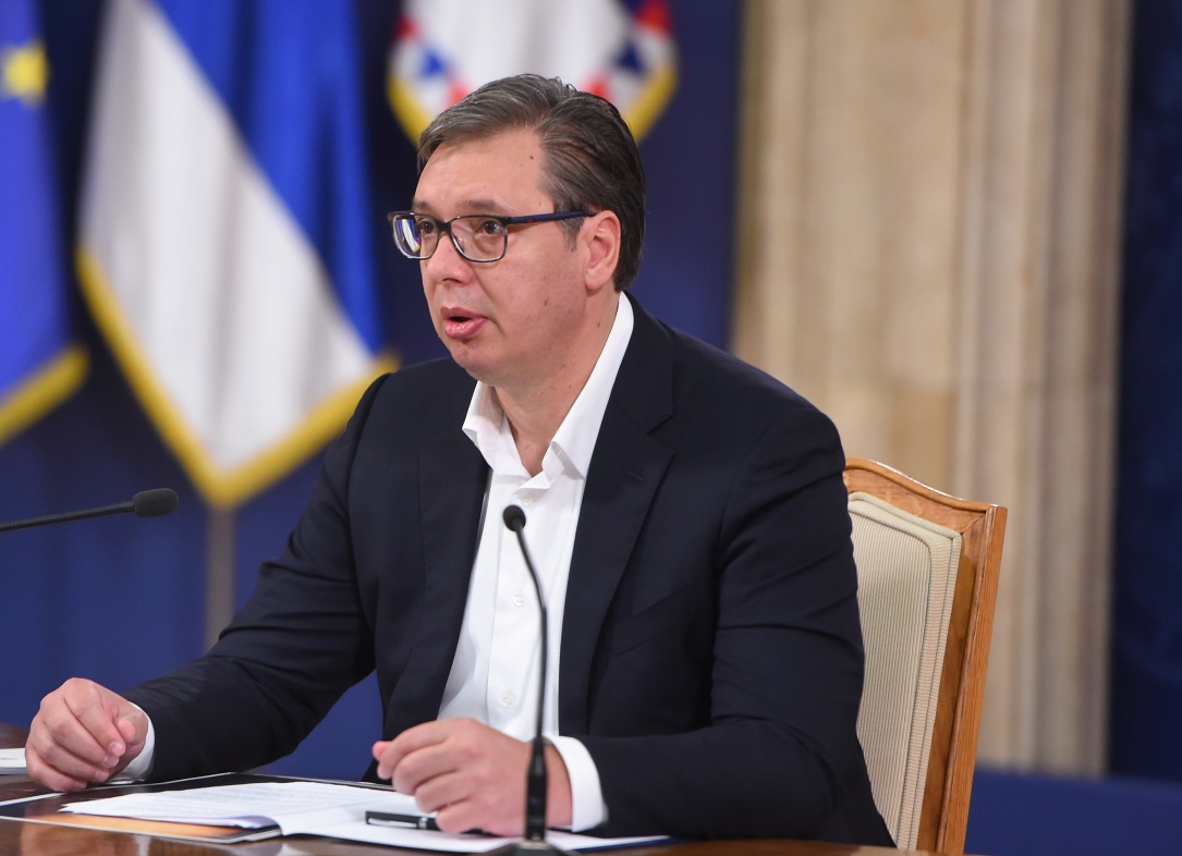 Vučić obilazi radove nove vojne kovid bolnice u Beogradu