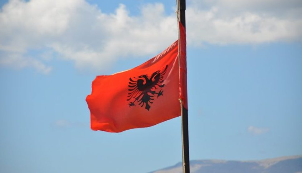 Albanske zastave u CG; Đeljošaj: Moguće kazne ako ne okačite zastavu
