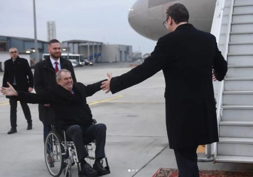 Zeman doputovao u zvaničnu posetu Srbiji, dočekao ga Vučić
